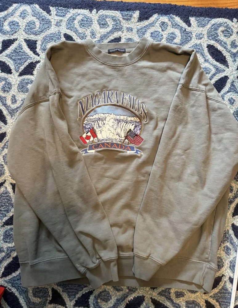 Brandy Melville Sweatshirt Womens One Size Green Niagara Falls Canada Crewneck