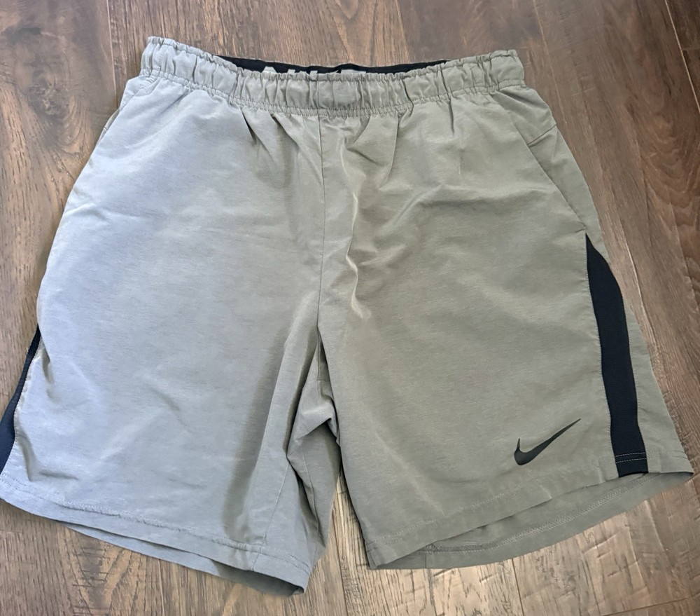 Nike Gray Flex Athletic Shorts! (men’s Large)