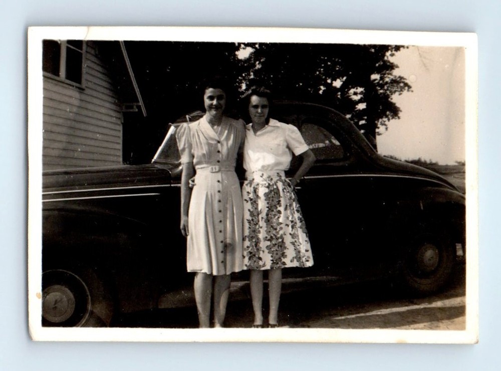 Old Vintage Photo PAIR DUO AFFECTIONATE LEGGY WOMEN CLASSIC CAR DRESS SKIRT