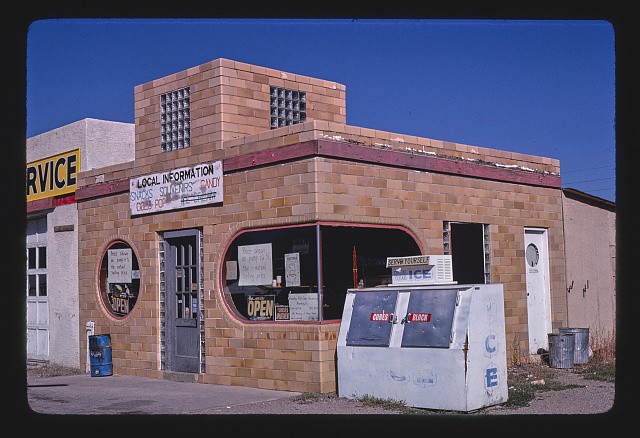 Photo:Kremmling Colorado G-J Service Station 1980 Gas Station Ice Box