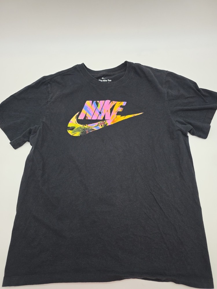 Nike T-shirt Men M Black Graphic Swoosh Tee.#46058