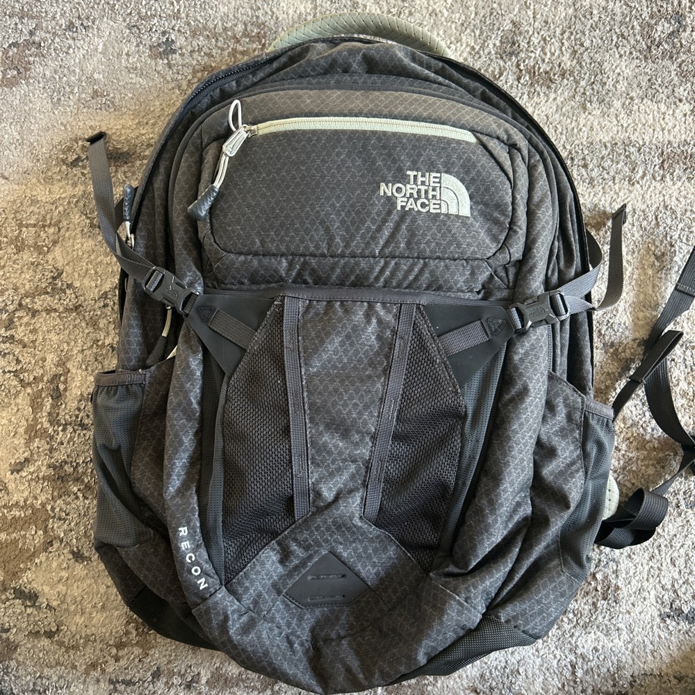 North Face Recon FlexVent Padded Laptop Backpack for Travel Hiking in Gray