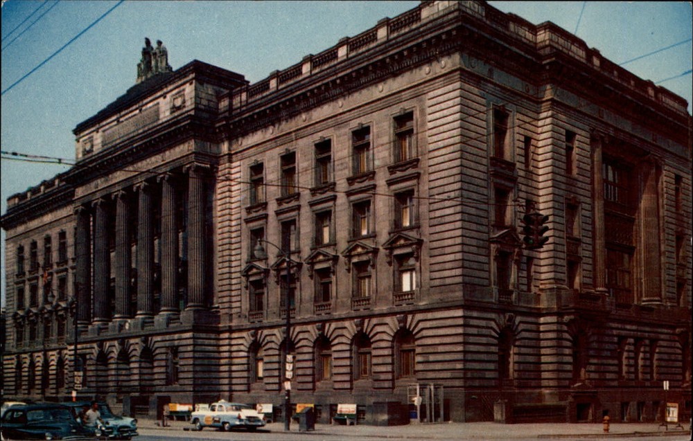 Youngstown Ohio Mahoning Co Court House 1950s cars unused vintage postcard