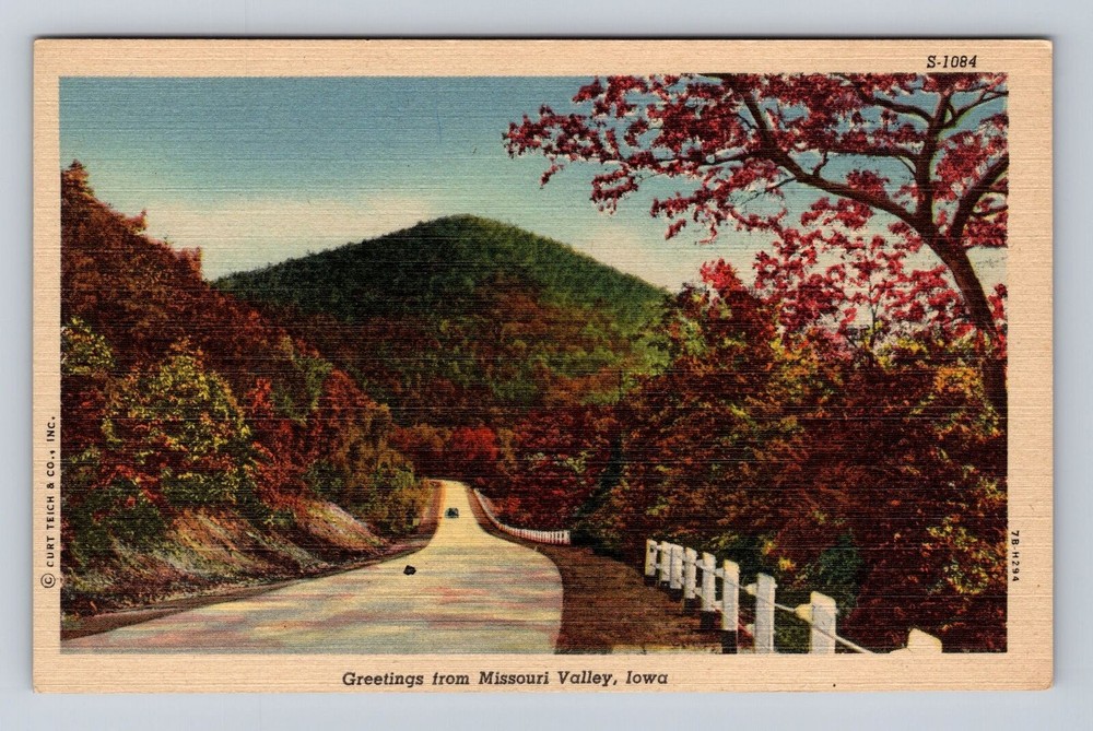 Missouri Valley IA-Iowa, Greetings, Fall Scene Vintage Postcard