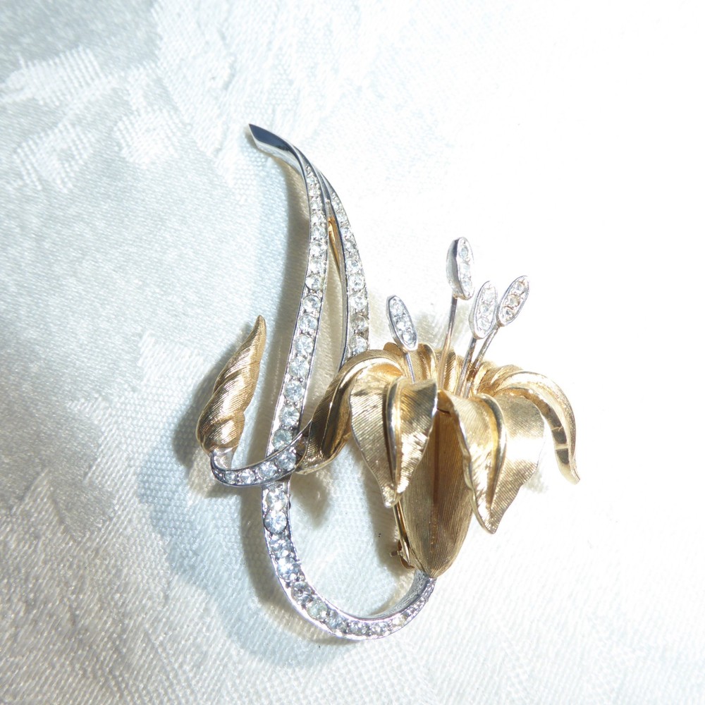 Gorgeous Vintage Marcel Boucher Lily Brooch Gold Tone Rhinestone Encrusted Stem
