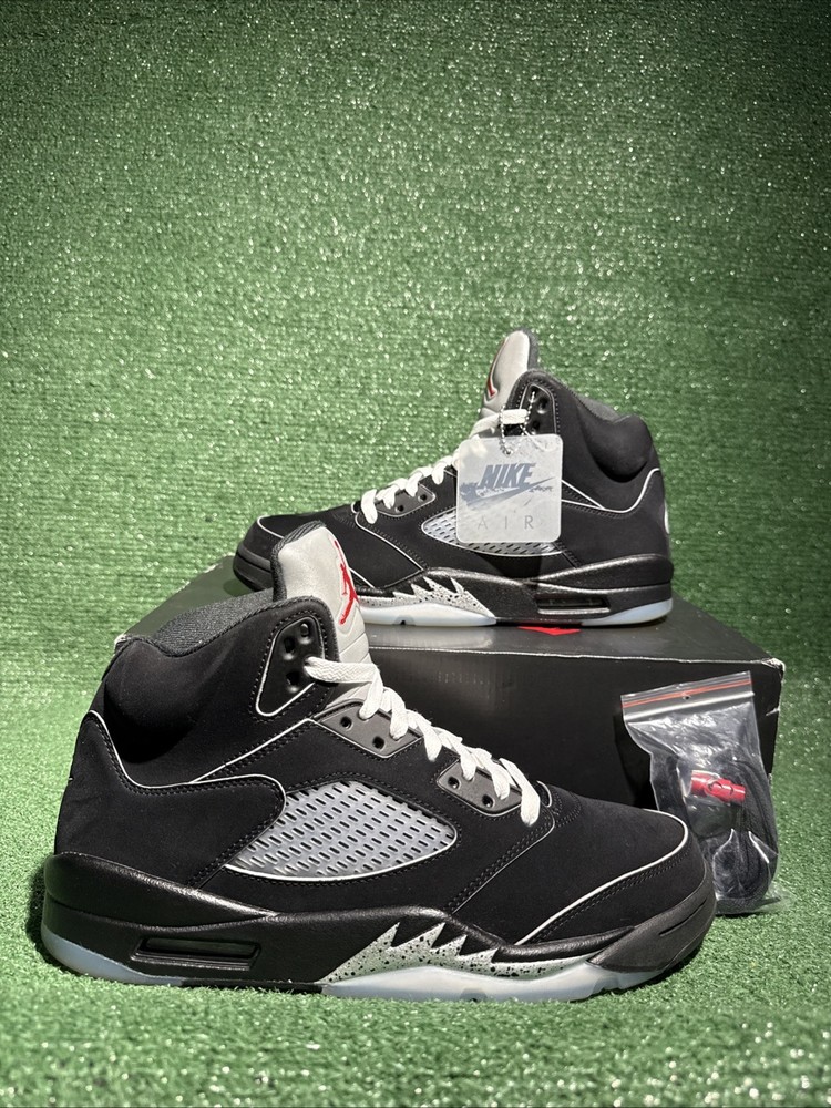 Size 11 - Air Jordan 5 Retro OG Black Metallic Reimagined VNDS FAST SHIPPING