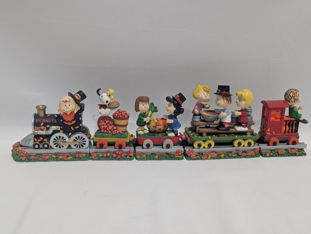 Peanuts Gang Thanksgiving  Special Train Figurine Danbury Mint In Box