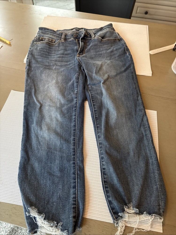 Judy Blue Skinny Fit Capri Jeans Women Size 1/25 Blue Distressed Casual Denim