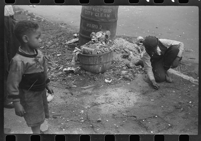 Photo:Chicago Illinois Black Belt Children Playing on Street 1941 April