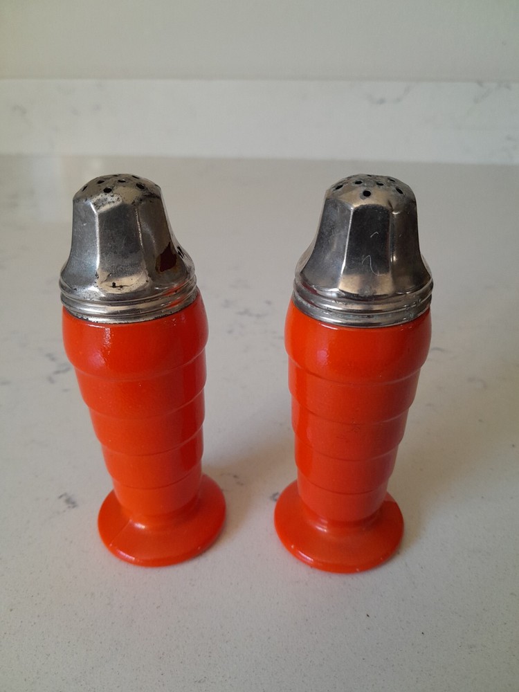 Vintage Hazel Atlas Milk Glass Ribbed Orange Salt Pepper Shakers Moderntone
