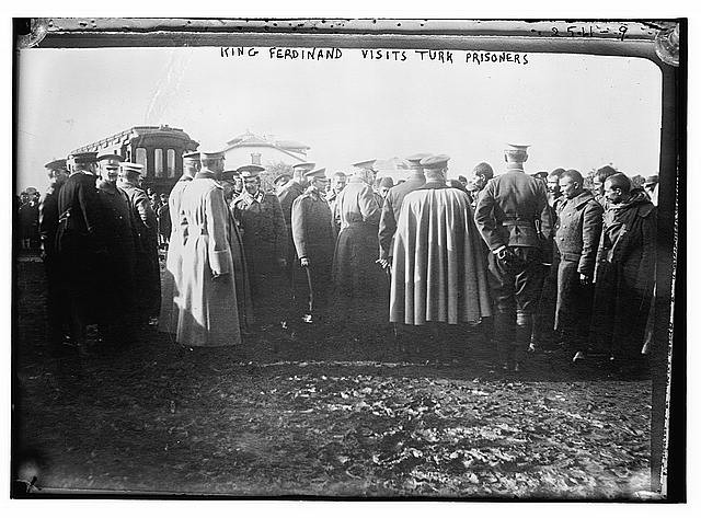 Photo:King Ferdinand visits Turk prisoners