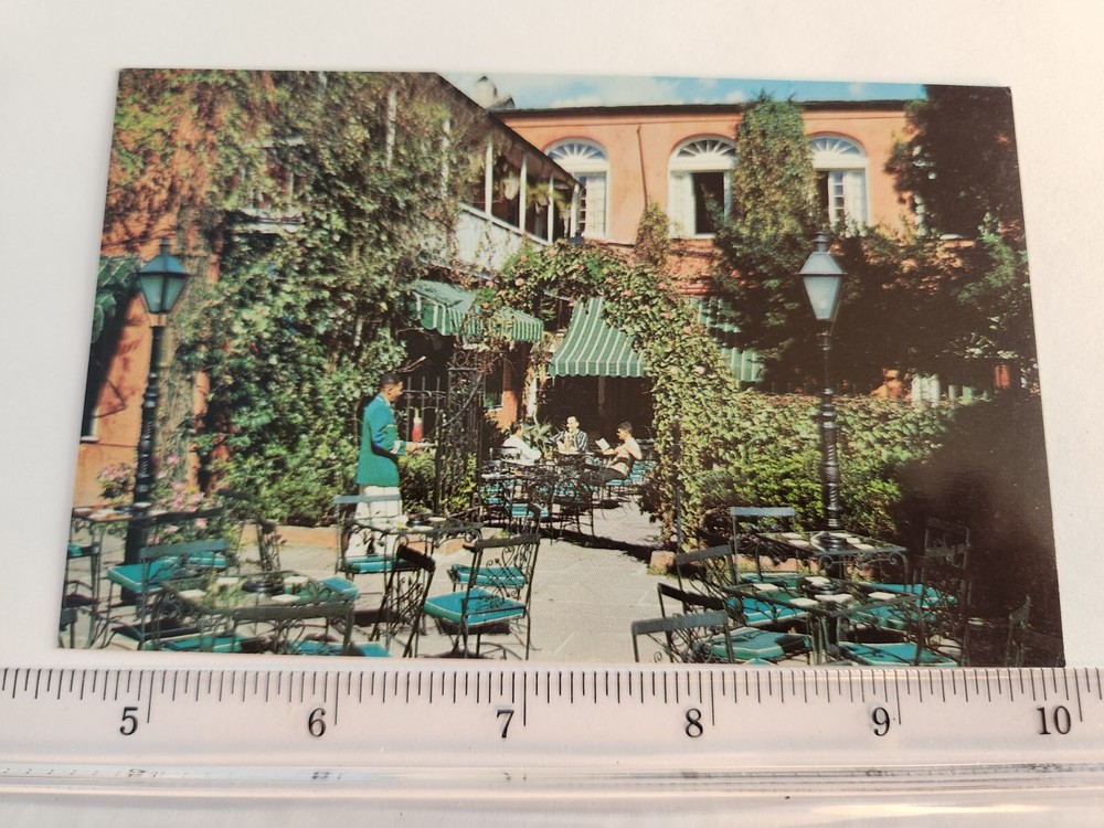 PAT O'BRIEN'S Table View Waiter People Men Lamp Post  Vtg Postcard Unposted NEW