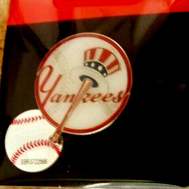 NY Yankees Top Hat Logo Lapel Pin – Classic Team Style  