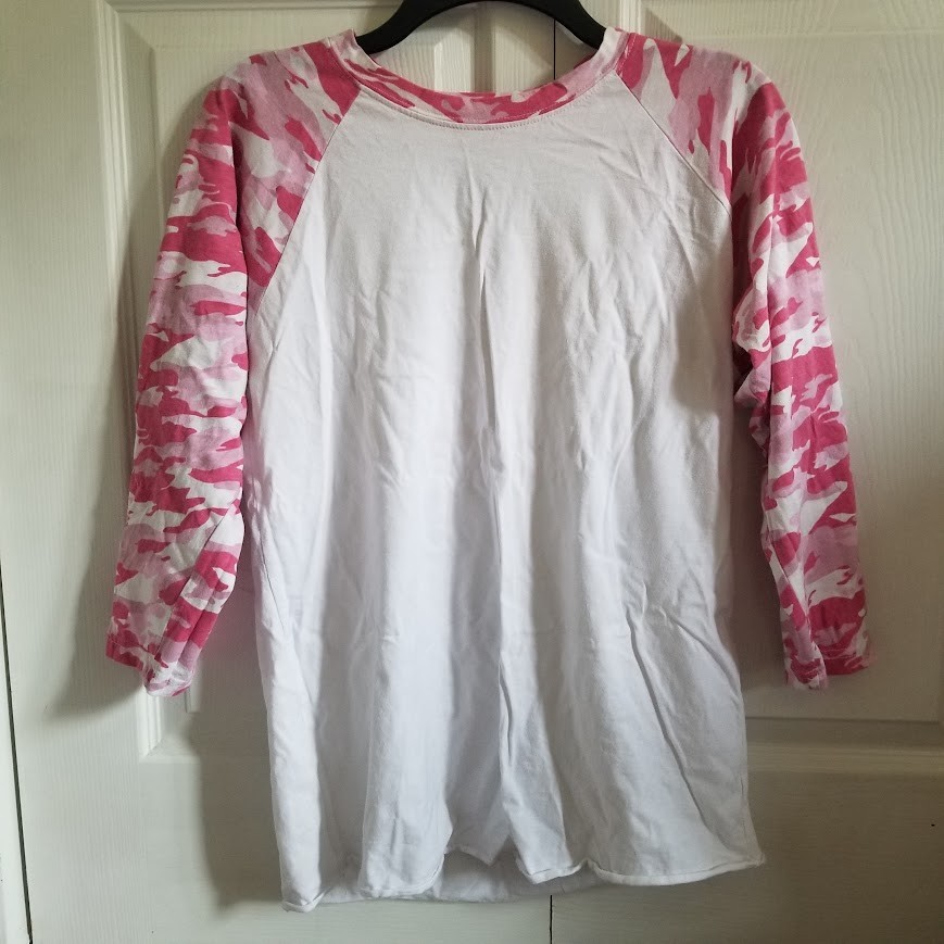 Y2K Women's T-Shirt Medium Pink White Camouflage Raglan Baseball Camo
