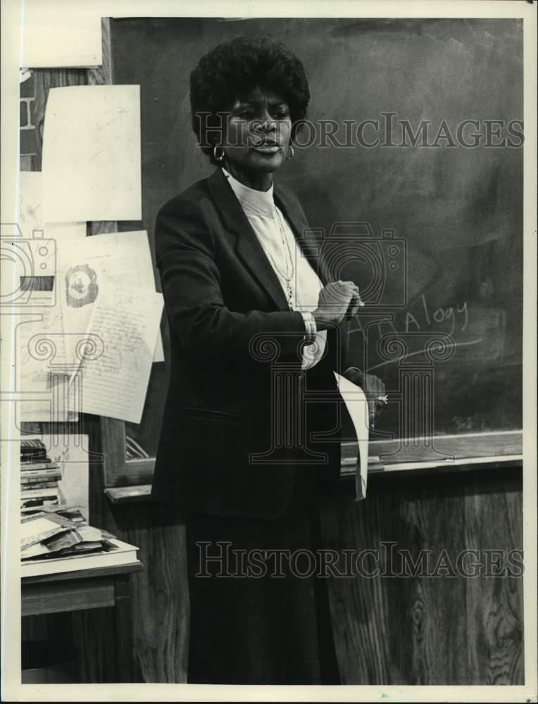 1981 Press Photo Actor Cicely Tyson Stars in 