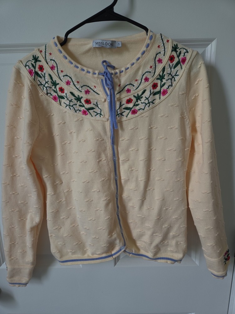 Women's Floral Embroidered Cardigan S NWOT Grannycore Cottagecore