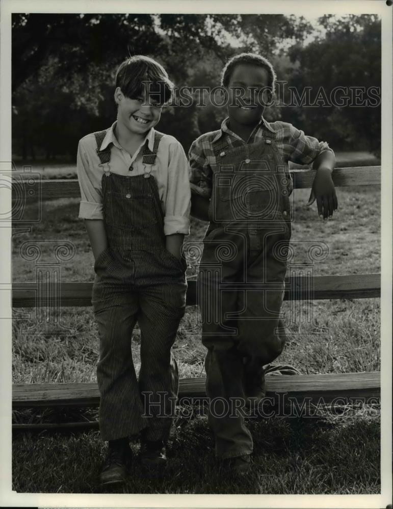 1981 Press Photo Jermain H. Johnson, Brian G. Wilson in Palmerstown - cvp63597