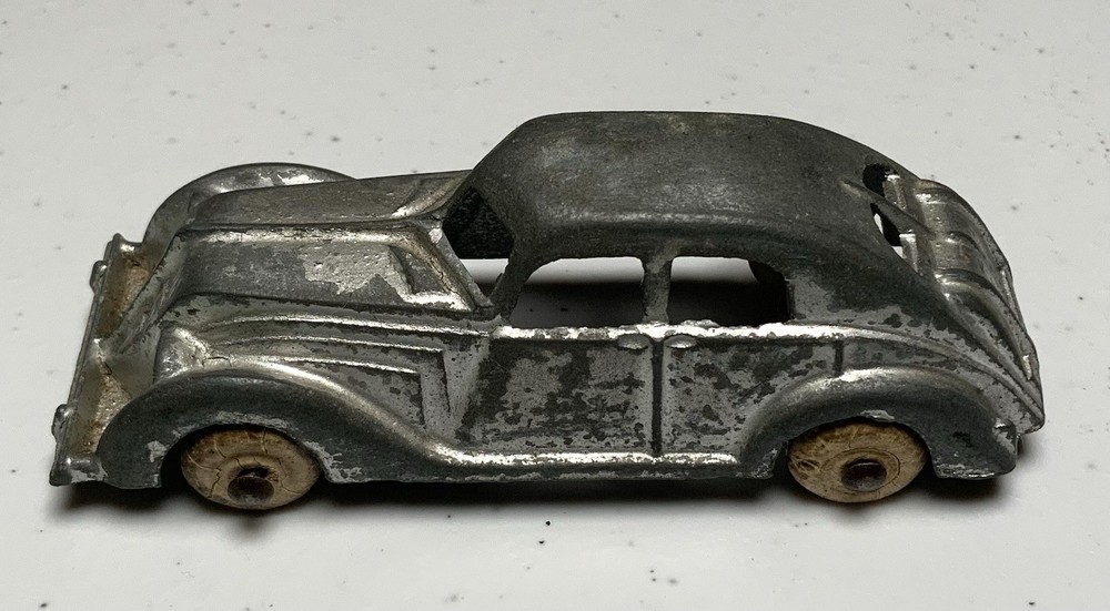Vintage 1930’s Hubley Cast Iron 4 Doors Sedan Silver 3.5”