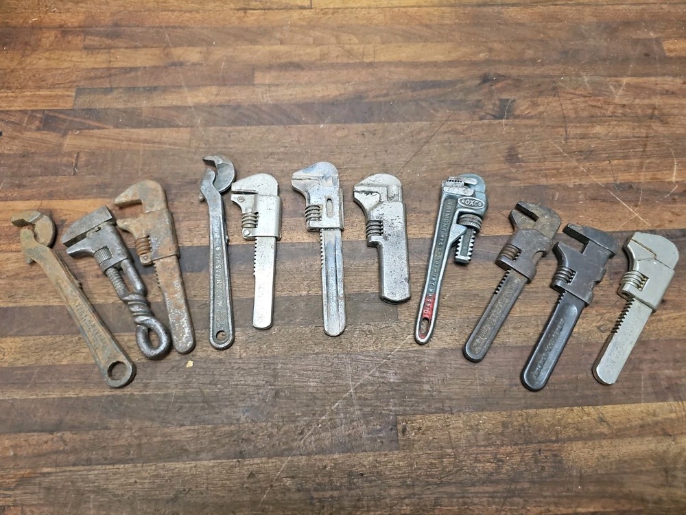 K369- antique small adjustable wrenches lot
