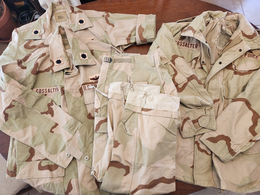 Lot of 4 USAF US Army Desert Camouflage Combat & Field Coat Small Regular