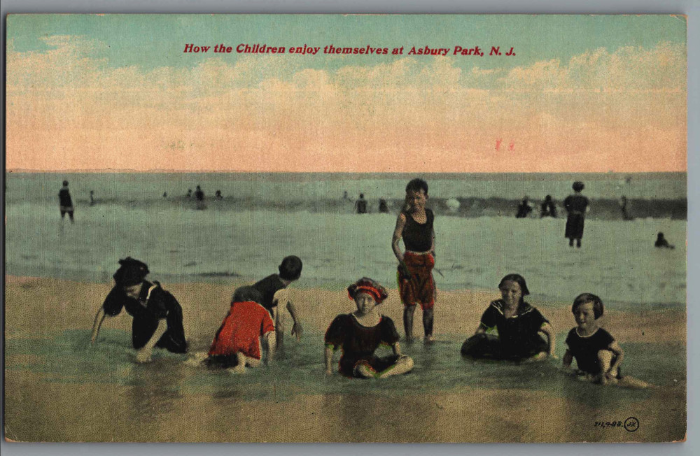 NJ Asbury Park Children Digging in Sand on Beach Leighton & Valentine Postcard