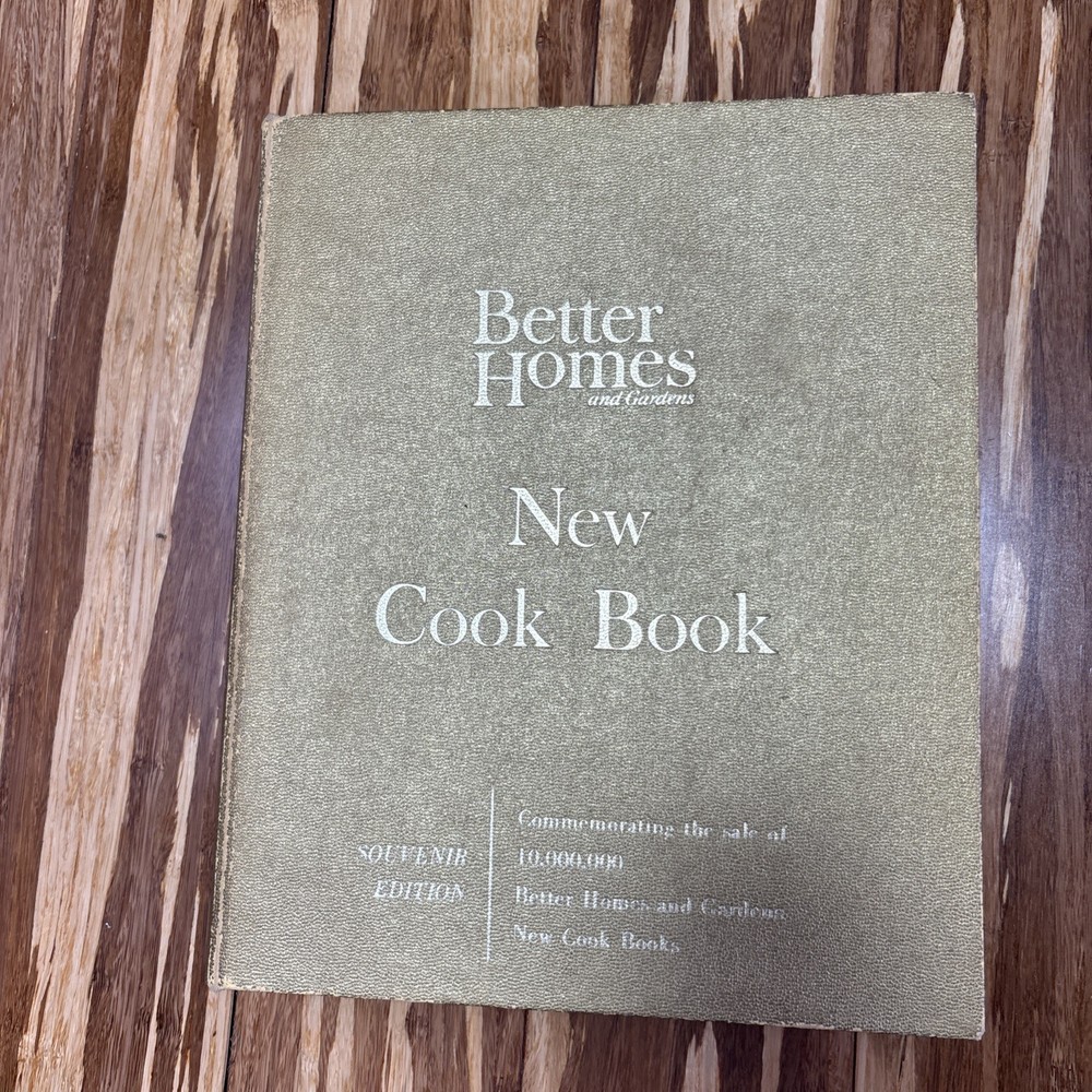 1965 Better Homes Gardens New Cook Book Souvenir Edition 5-Ring Binder