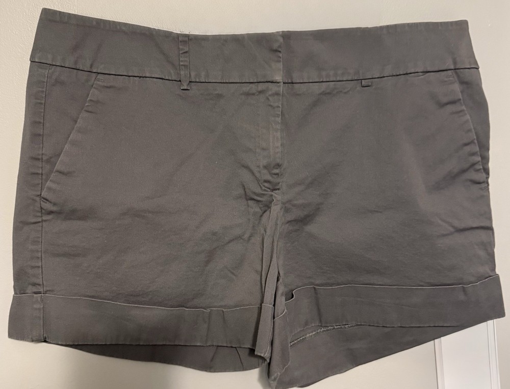 New York & Co Women’s Chino Mid Rise Stretch Shorts Size 14 Gray