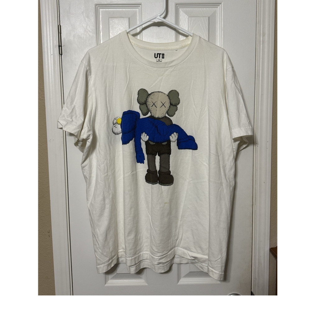 Uniqlo UT x KAWS Peanuts Snoopy White Graphic Print Crew Neck Men's T-Shirt XL