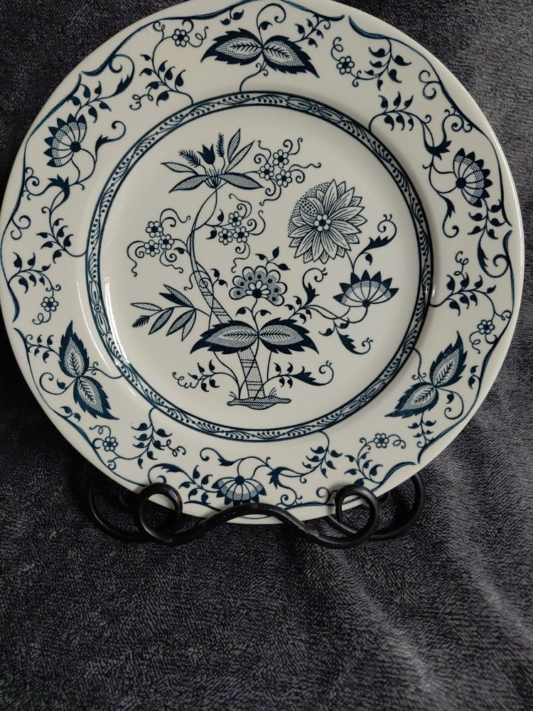 One Royal China Cavalier Ironstone Blue Onion dinner plate.