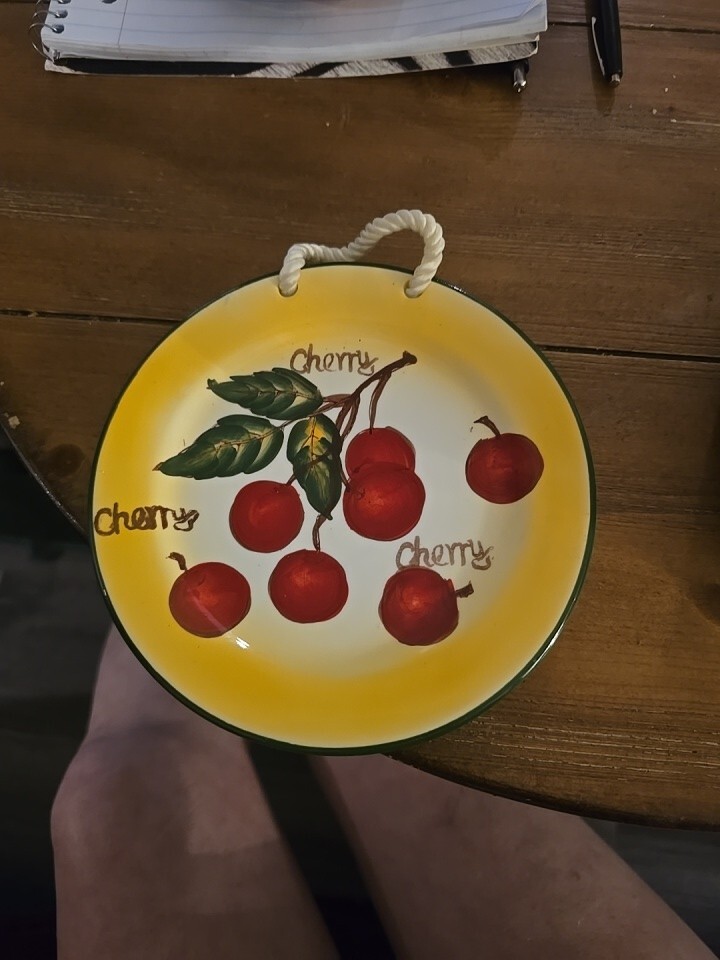 Vintage Cherry Hanging Plate with Eye-Catching Colors, Perfect for Any Room Decor