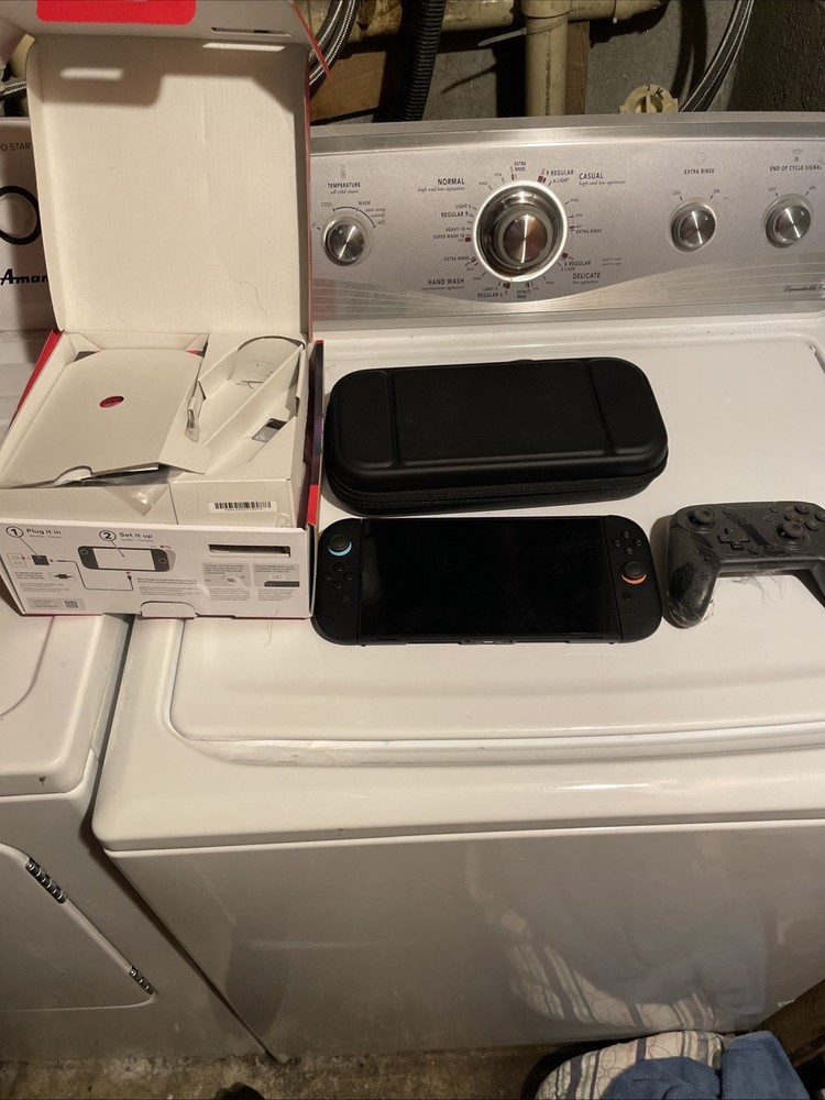 Nintendo Switch 2 BUNDLE