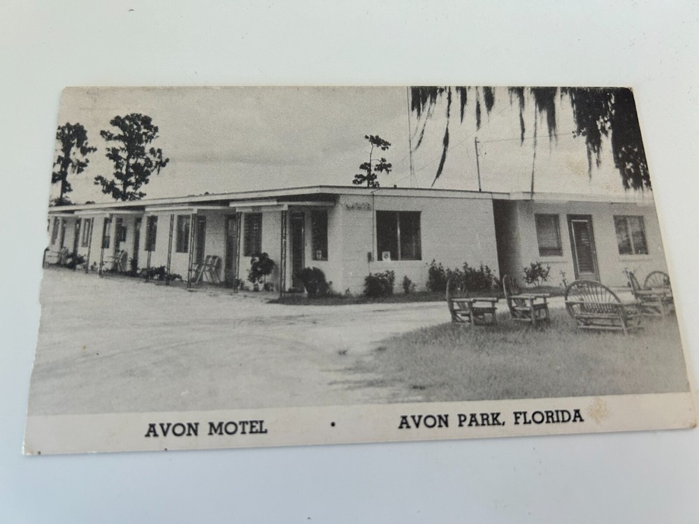 Avon Motel in Avon Park Florida Postcard