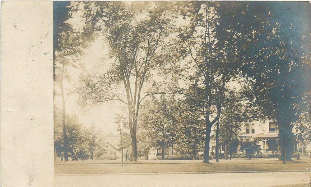 1907 Evanston Illinois Large Family Home RPPC Postcard 26-1383