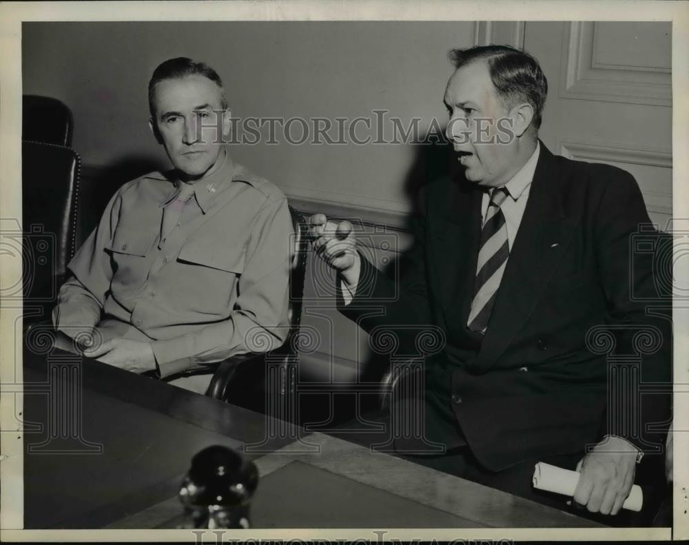 1948 Press Photo Kenneth Royall, Edmond N. Leavy at the Pentagon, Washington DC