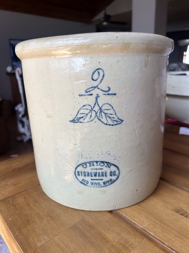 Red Wing 2 Gal Elephant Ear Crock