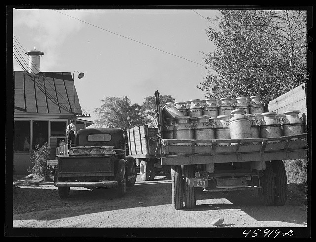 East Berkshire Vermont 1941 United Farmers Co-op Creamery Milk Cans Truck