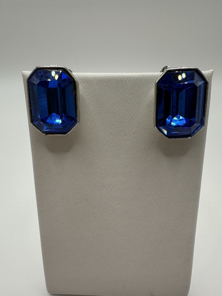 Vintage Blue Jewel Tone Plastic Clip On Earrings