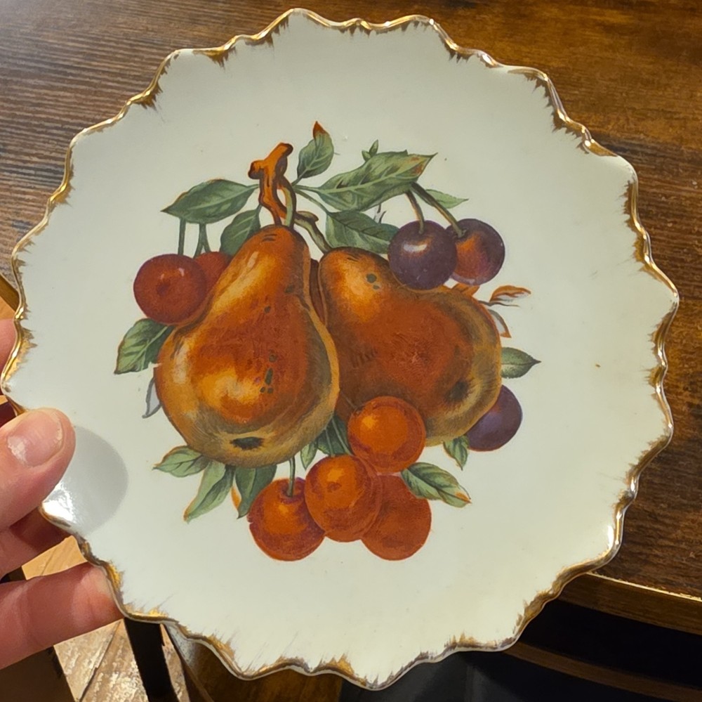 Ceramic Decorative Plate Fruit Theme White/Gold Glossy Round Scalloped Edge