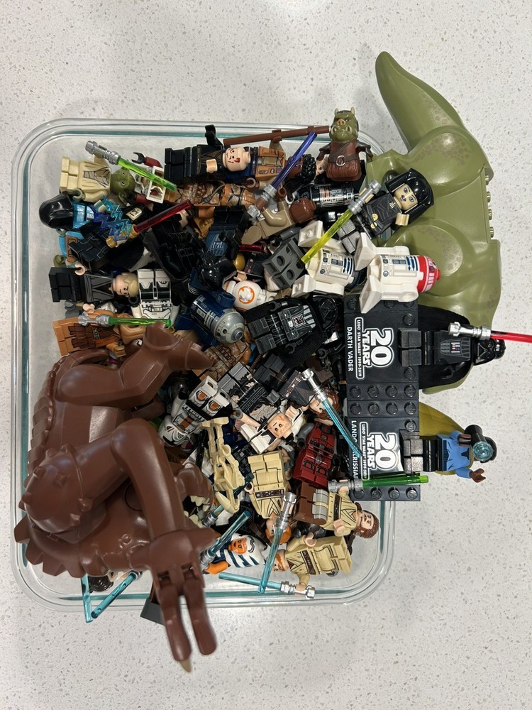 Huge LEGO Star Wars Clones Jedi Minifigures Body Parts Huge Lot 1 pound 12 OZs!!