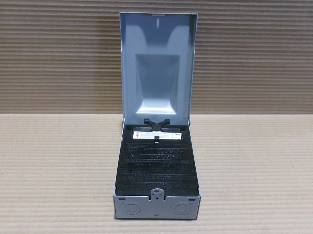 Cutler DPF221R Disconnect Switch Type 3R Enclosure 30 Amp 240V 1Phase 2Wire AK