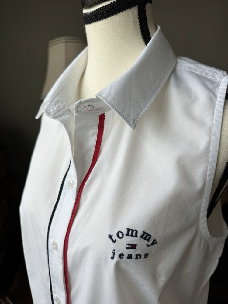 Women’s Sleeveless Button Down Shirt by Tommy Hilfiger ~ White ~ Size M ~ New!