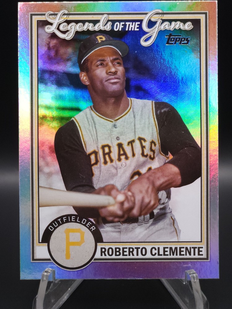 2023 Topps Series 2 Roberto Clemente Legends Rainbow Foil SP #LG-7