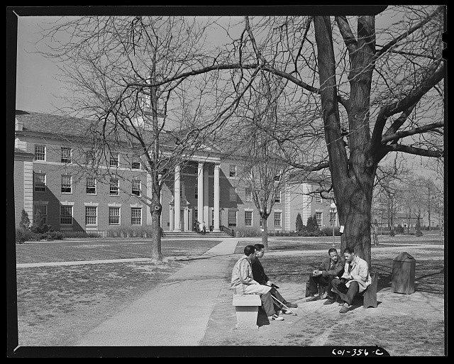 Photo:Washington DC Howard University Students 1942 Winter Campus Scene