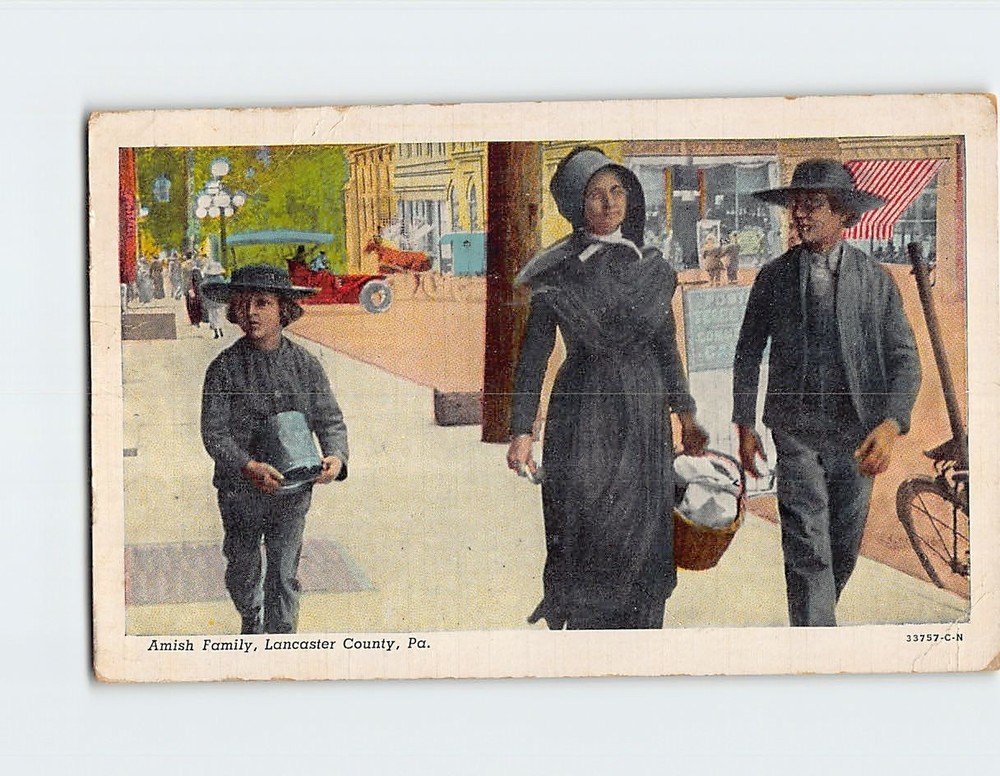 Postcard Amish Family Pennsylvania USA
