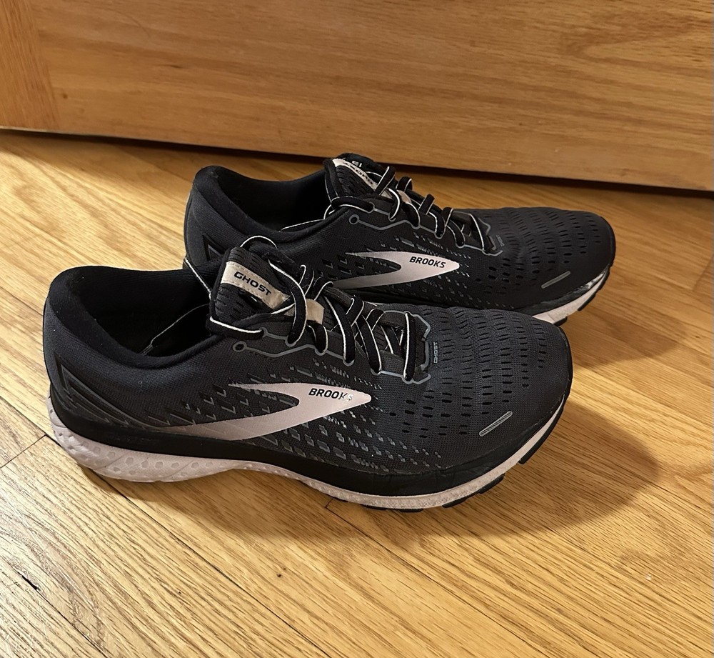 Brooks Ghost 13 Women’s Running Shoes Black Gray White Sneakers Size 9