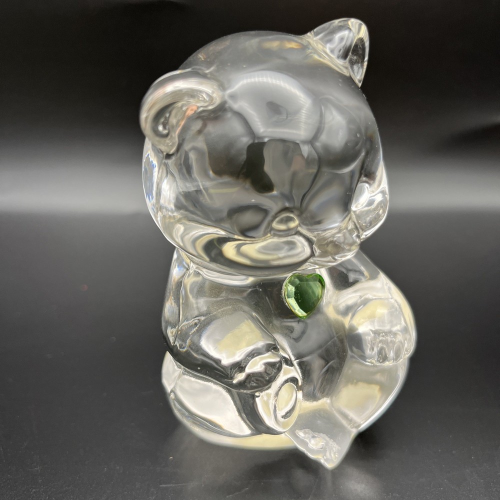 Fenton, clear glass bear with birthstone heart, Green--August, 3.5