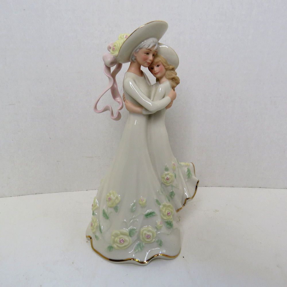 Figura de porcelana Lenox Abuela Abuela Nieta Abrazo-image