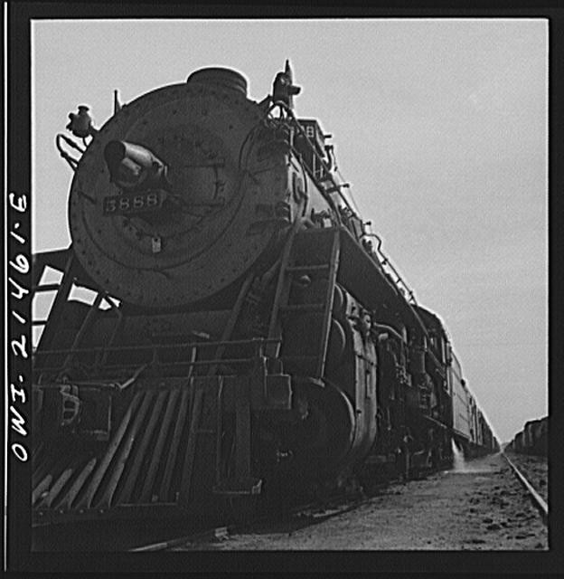 Photo:Steam Locomotive 5868 Railroad Engine 1910s Front View