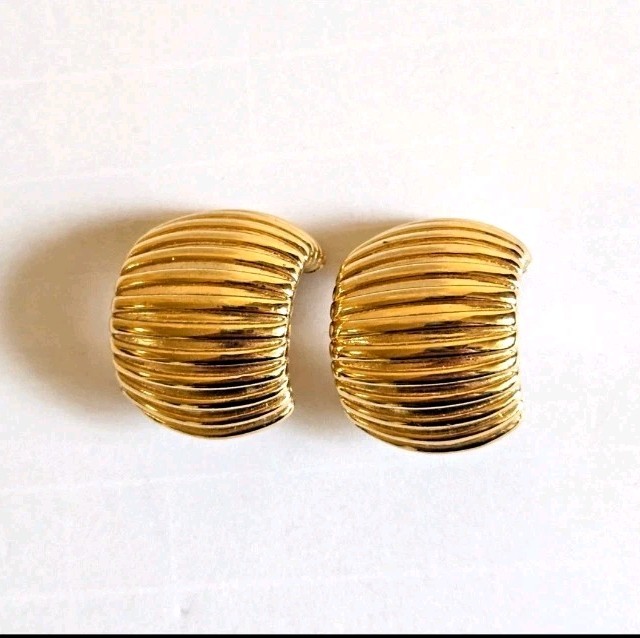 Stunning statement vtg. Givenchy fluted C shape gold tone hoop clip earrings