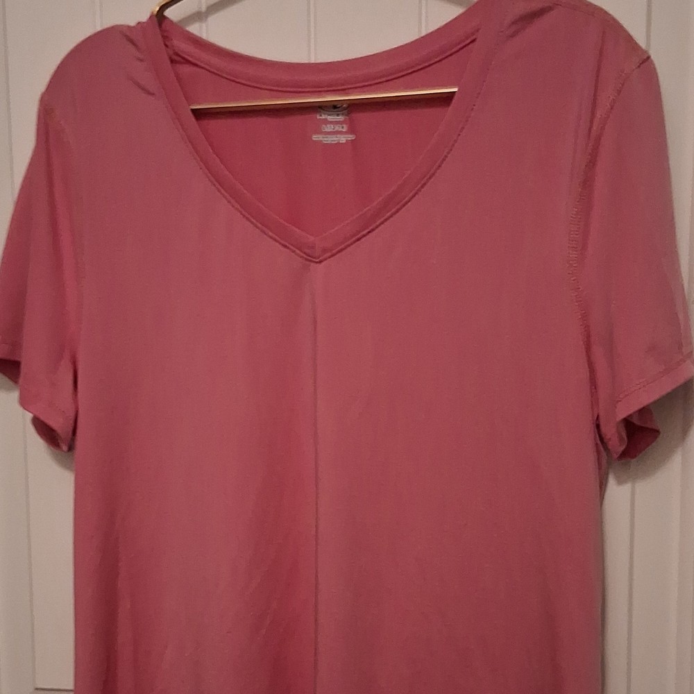 Athletic Works Women's Pink V-Neck Short Sleeve T-Shirt Size L (12-14)